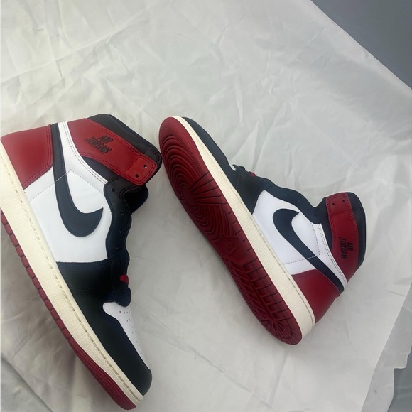 Air Jordan 1 Blacktoe DS Size 12 (2025) - Picture 3 of 7
